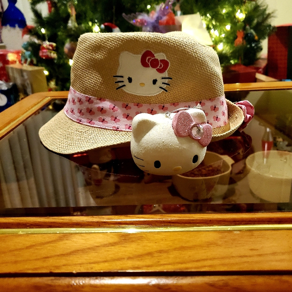 Hello kitty fedora & sanrio hello kitty ornament